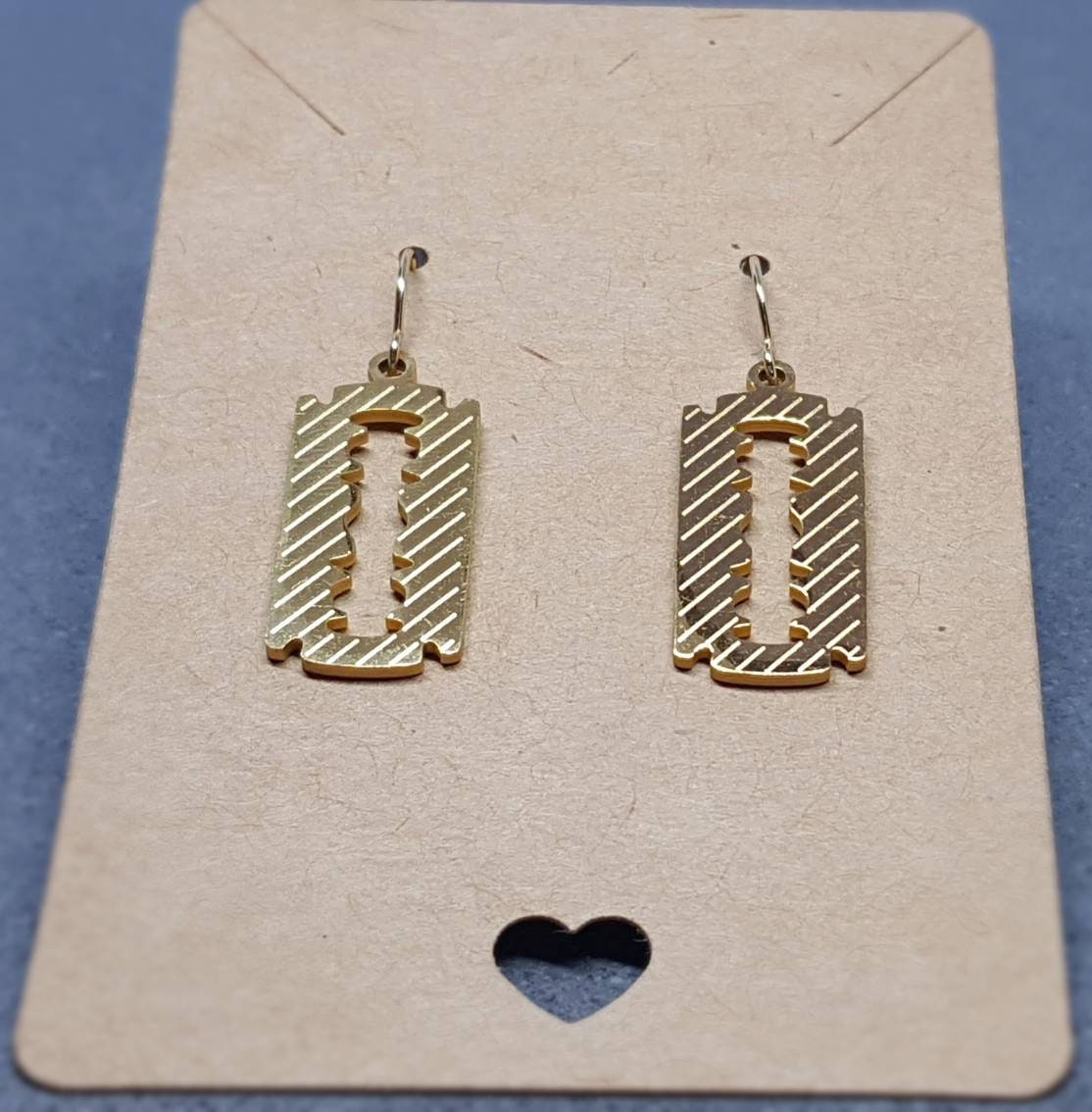 Vergoldete Rasierklingen-Ohrringe