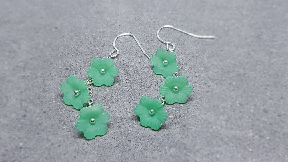 Flower Earrings, Hypoallergenic Ear Wires, Emerald Green Earrings, Boho Jewelry, Simple Vintage Earrings
