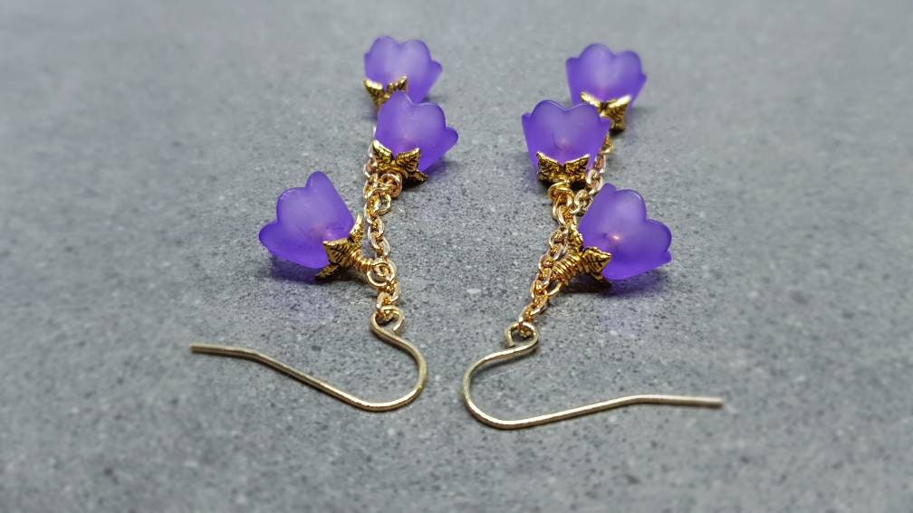 Flower Earrings, Hypoallergenic Ear Wires, Purple Earrings, Light Purple Earrings, Boho Jewelry, Simple Vintage Earrings