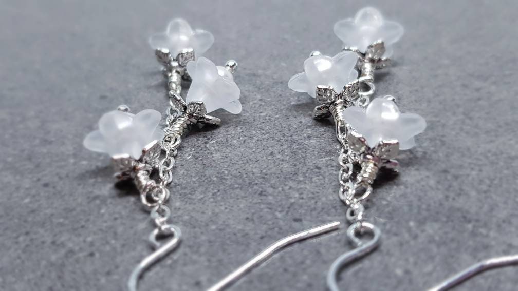 Flower Earrings, Hypoallergenic Ear Wires, Snowdrop Earrings, Spring Flower Earrings, White Earrings, White PRIMERO Crystals® Pearl Earrings