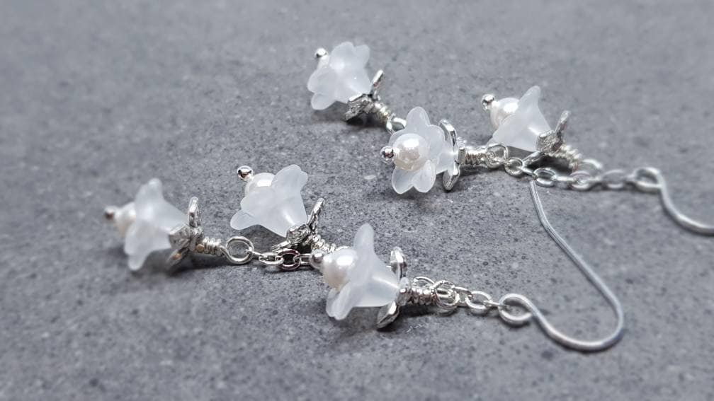 Flower Earrings, Hypoallergenic Ear Wires, Snowdrop Earrings, Spring Flower Earrings, White Earrings, White PRIMERO Crystals® Pearl Earrings