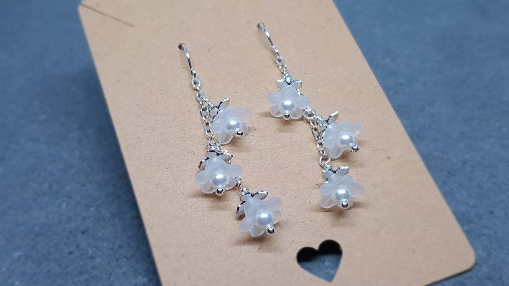 Flower Earrings, Hypoallergenic Ear Wires, Snowdrop Earrings, Spring Flower Earrings, White Earrings, White PRIMERO Crystals® Pearl Earrings