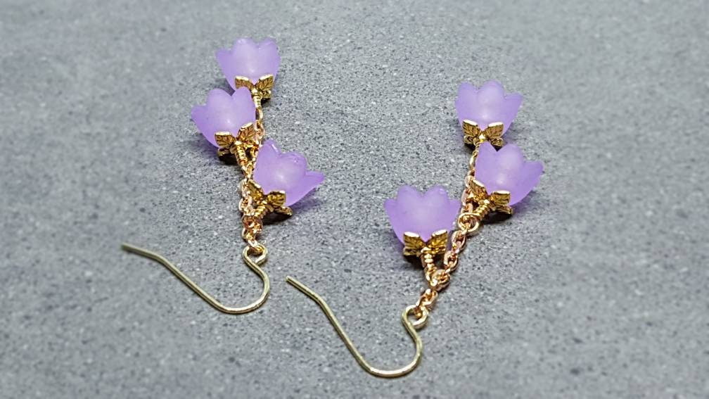 Flower Earrings, Hypoallergenic Ear Wires, Light Purple Earrings, Boho Jewelry, Simple Vintage Earrings