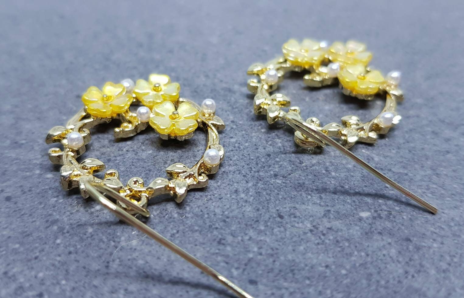 Flower Earrings, Hypoallergenic Ear Wires, Olive Branch Wreath Earrings, Gold Tone Earrings, Pearl Earrings