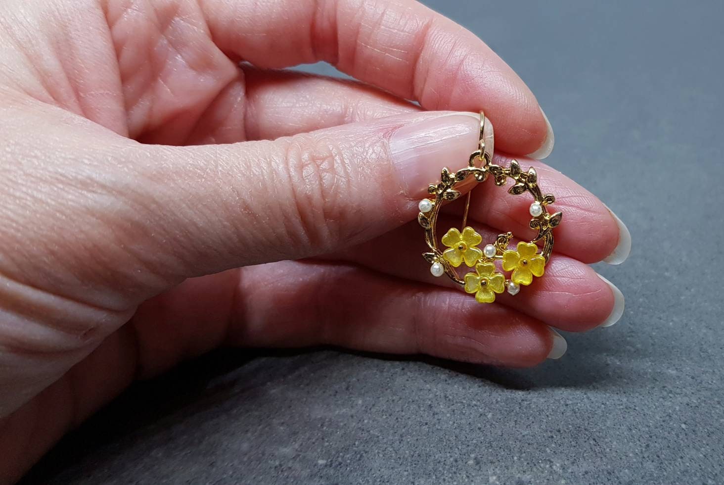 Flower Earrings, Hypoallergenic Ear Wires, Olive Branch Wreath Earrings, Gold Tone Earrings, Pearl Earrings