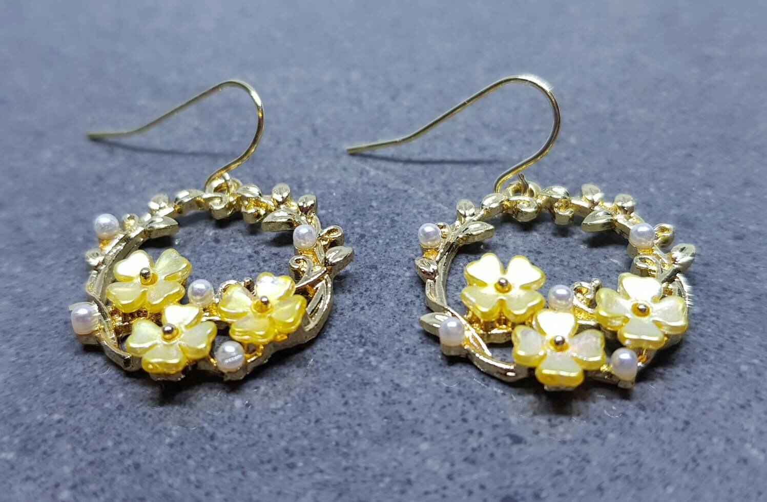 Flower Earrings, Hypoallergenic Ear Wires, Olive Branch Wreath Earrings, Gold Tone Earrings, Pearl Earrings