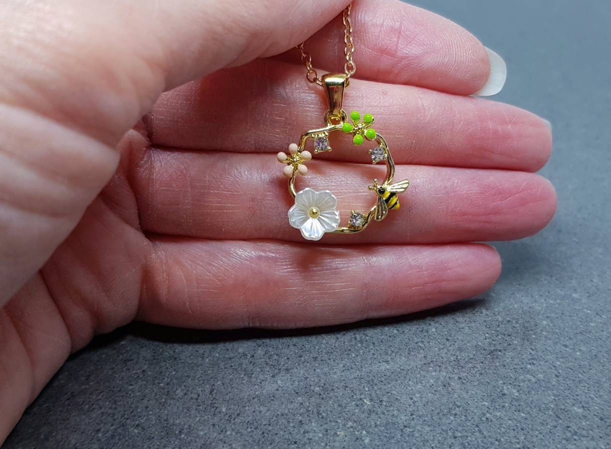 Bee Hoop Necklace, Choker, Bumble Bee Necklace, Gold Tone Necklace, Honey Bee, Flower Necklace