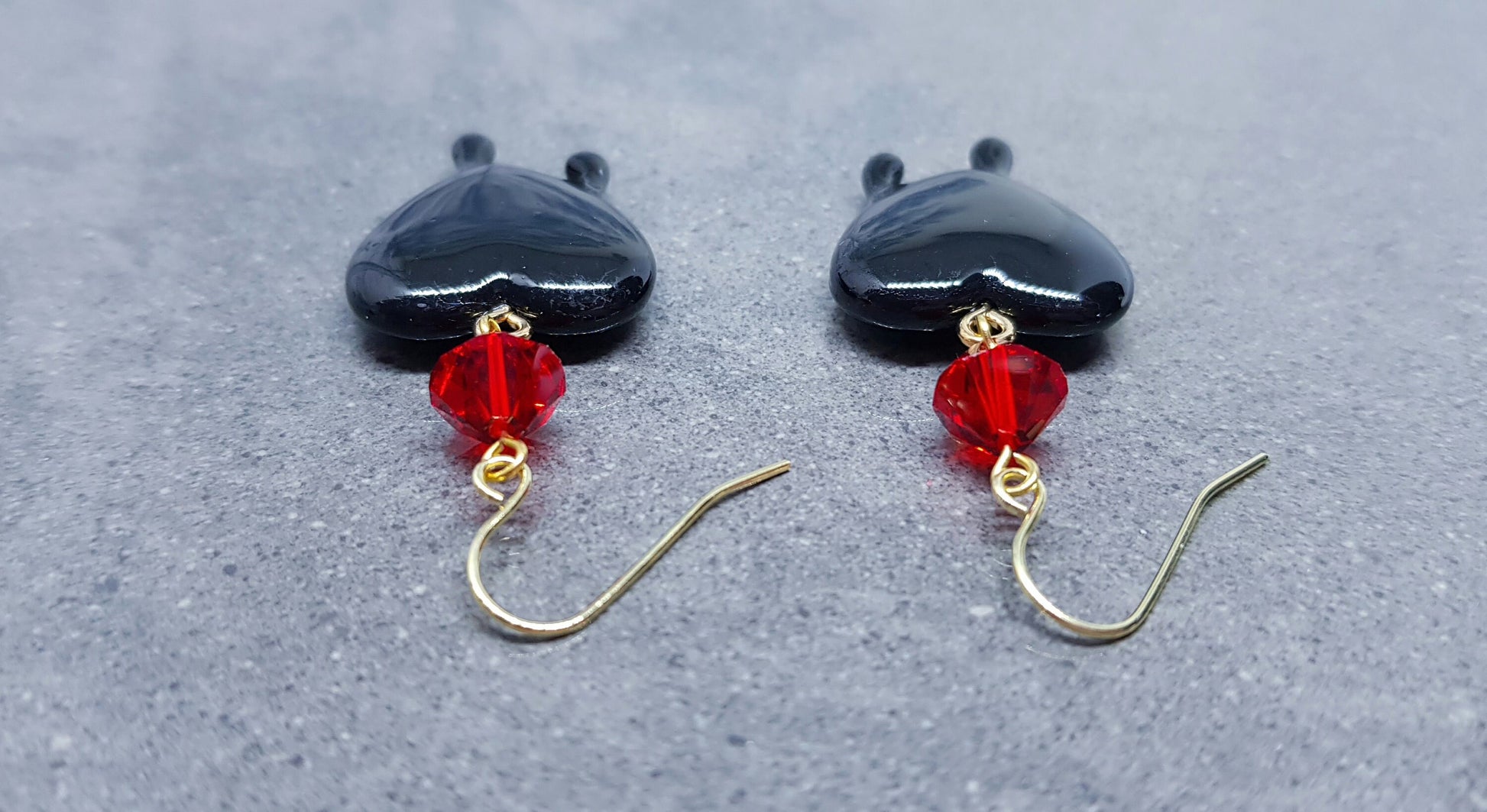 Black Heart Earrings, Red PRIMERO Crystals® Earrings, Hypoallergenic Ear Wires, Gothic Jewellery, Halloween Earrings, Dripping Heart