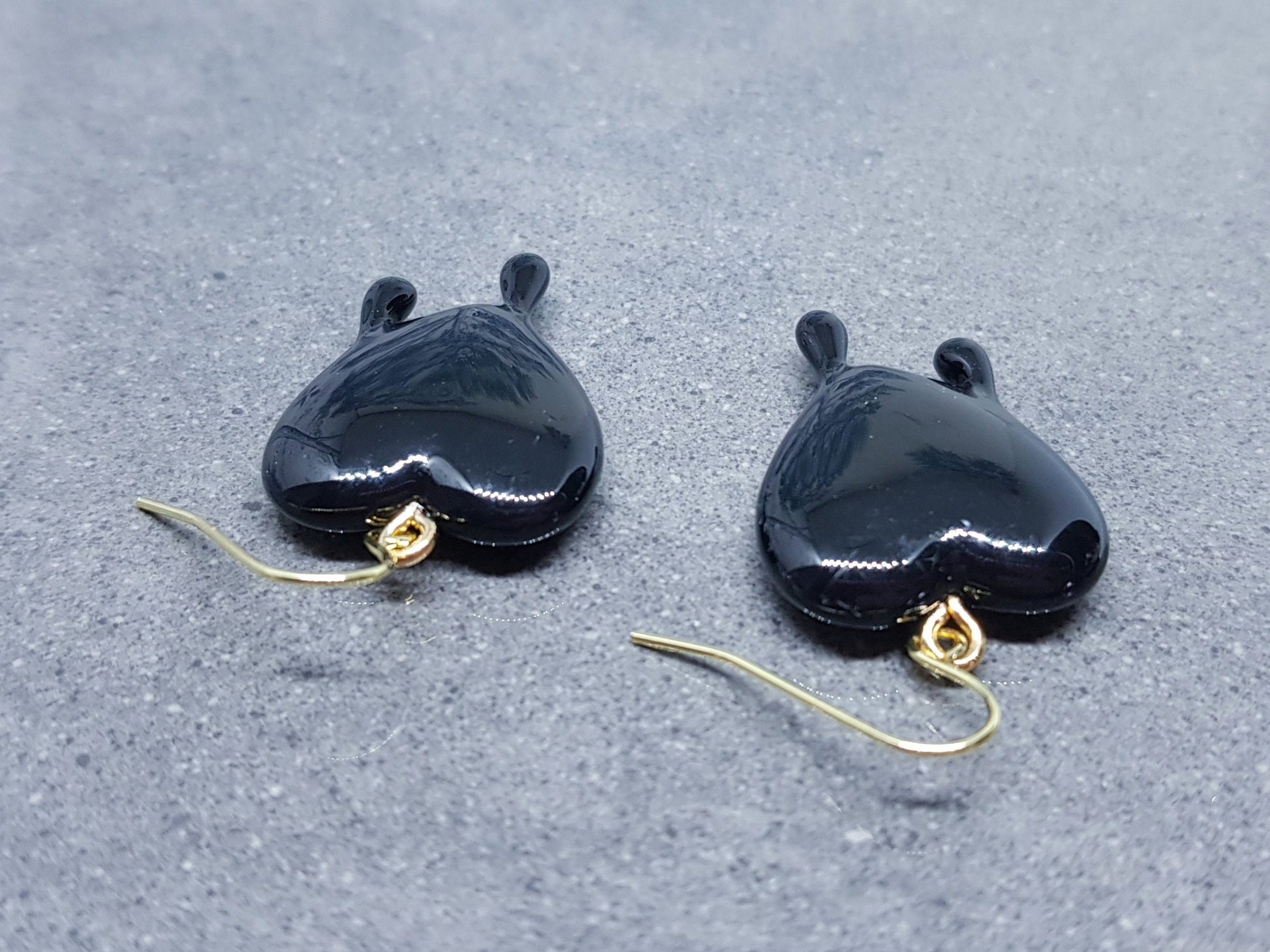 Black Heart Earrings, Hypoallergenic Ear Wires, Gothic Jewellery, Halloween Earrings, Dripping Heart