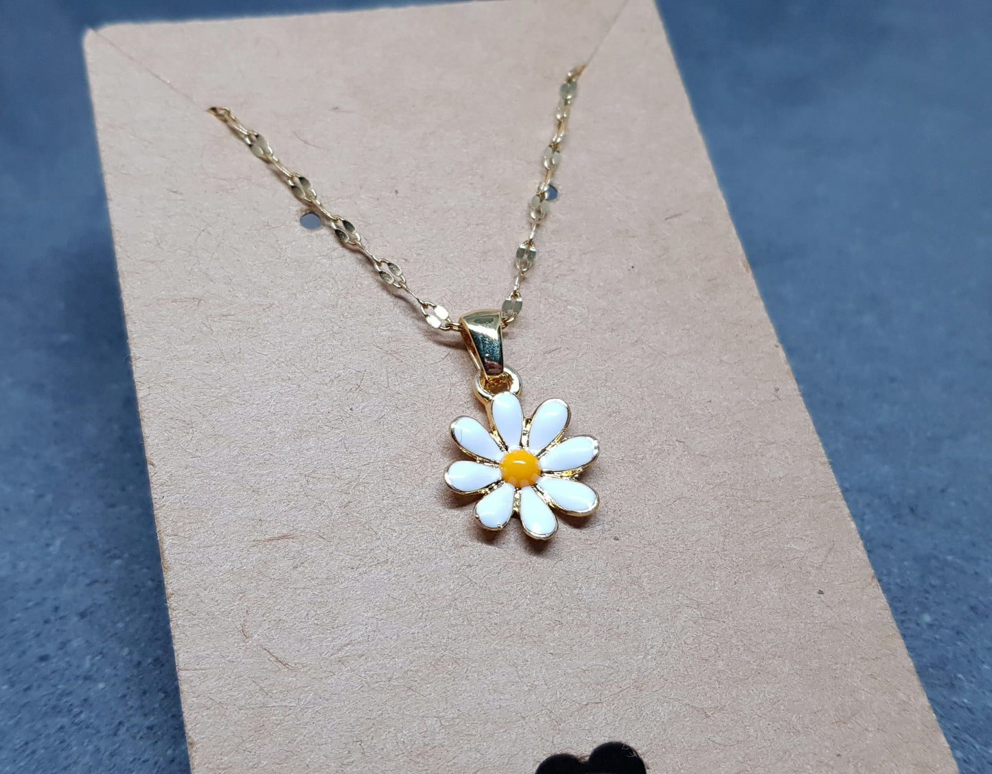 Gold Daisy Necklace, Minamalistic Necklace, Retro Necklace, Daisy Choker, Light Gold Plated