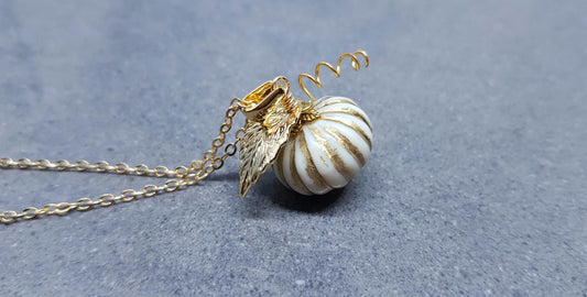 White Pumpkin Necklace, Vintagecore, Gold Necklace, Pumpkin Jewelry, Autumn Necklace, Fall Halloween, Thanksgiving