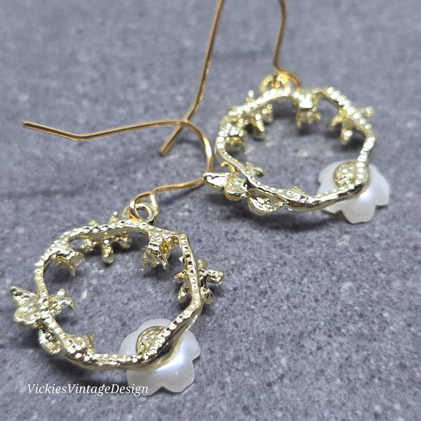 Bee Earrings, Hypoallergenic Ear Wires, Bumble Bee Earrings, Gold Tone Earrings, Bee Lovers Earrings, Flower Earrings