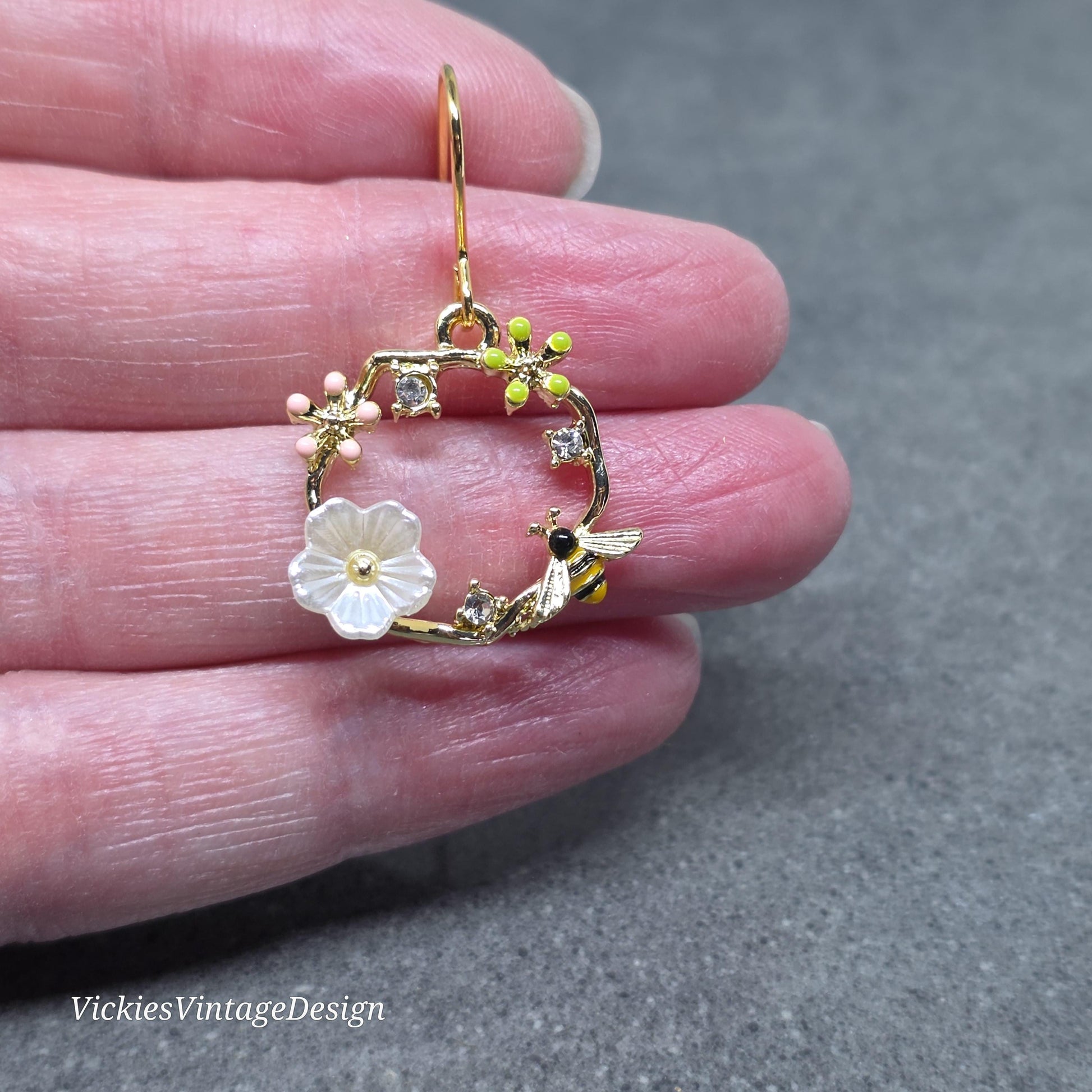 Bee Earrings, Hypoallergenic Ear Wires, Bumble Bee Earrings, Gold Tone Earrings, Bee Lovers Earrings, Flower Earrings