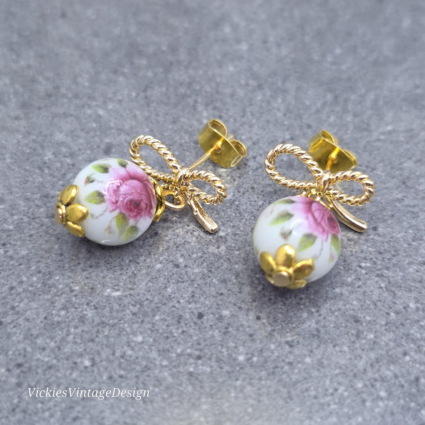Glass Gold Rose Necklace, Glass Pearl Choker, Pearl Necklace, Pink Rose Jewellery, Vintage Style Necklace