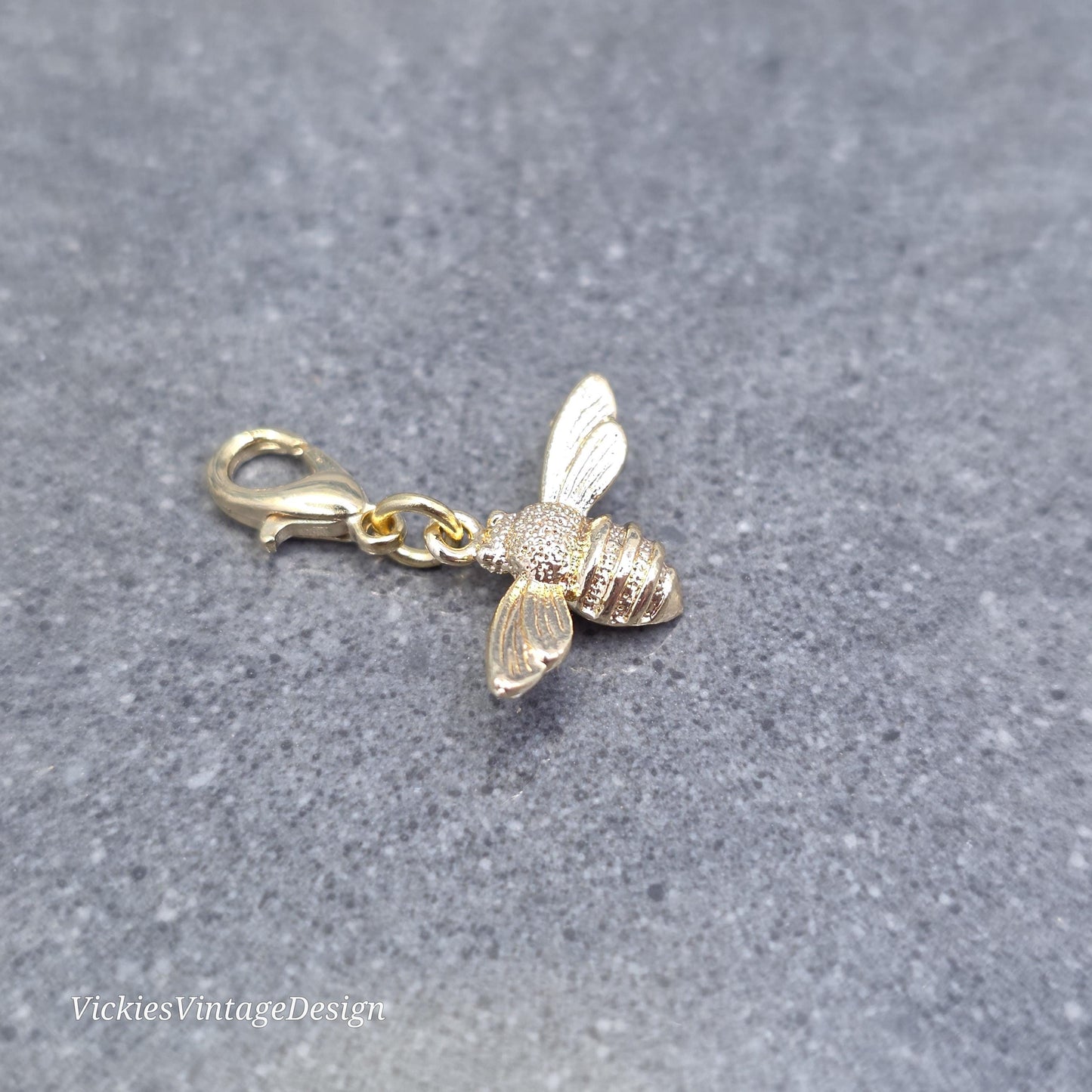 Bee Clip on Charm with Gold Lobster Clasp, Brass, Nickel Free, Stitchmarker, Zipper, Planner Charm