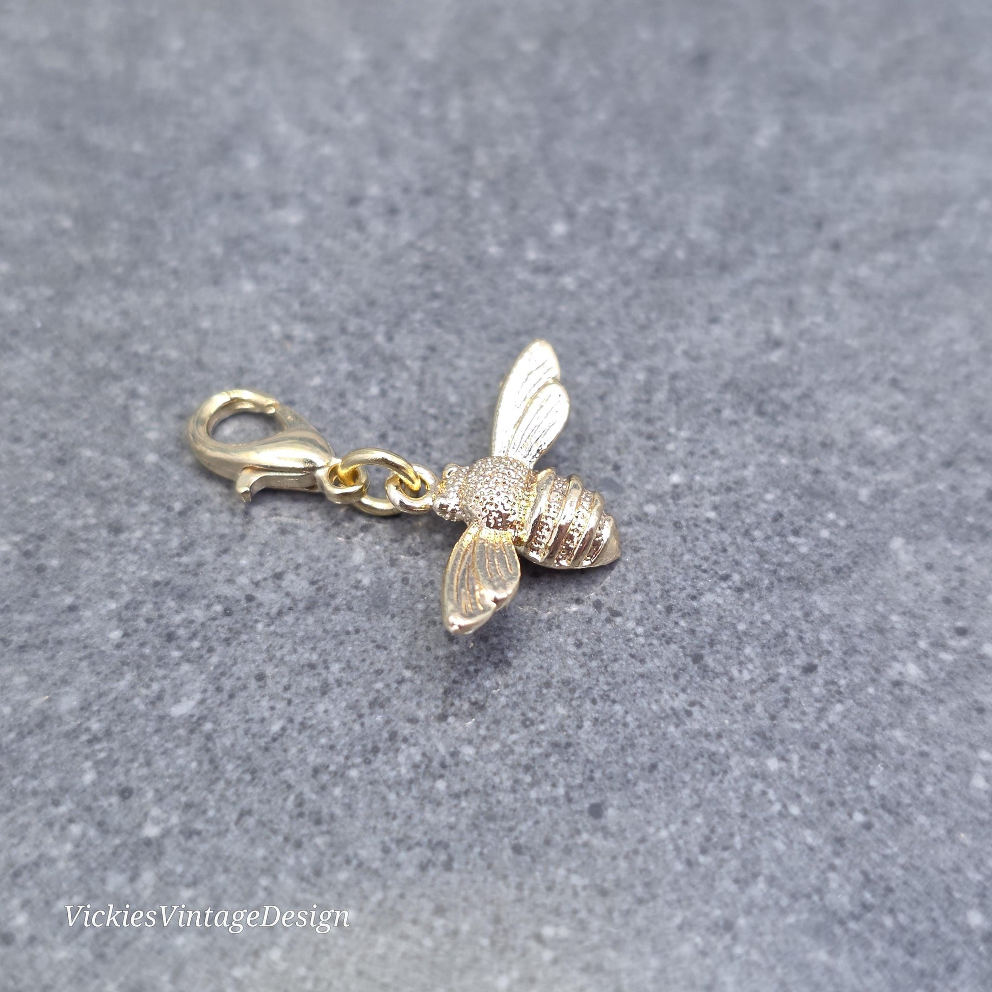 Bee Clip on Charm with Gold Lobster Clasp, Brass, Nickel Free, Stitchmarker, Zipper, Planner Charm