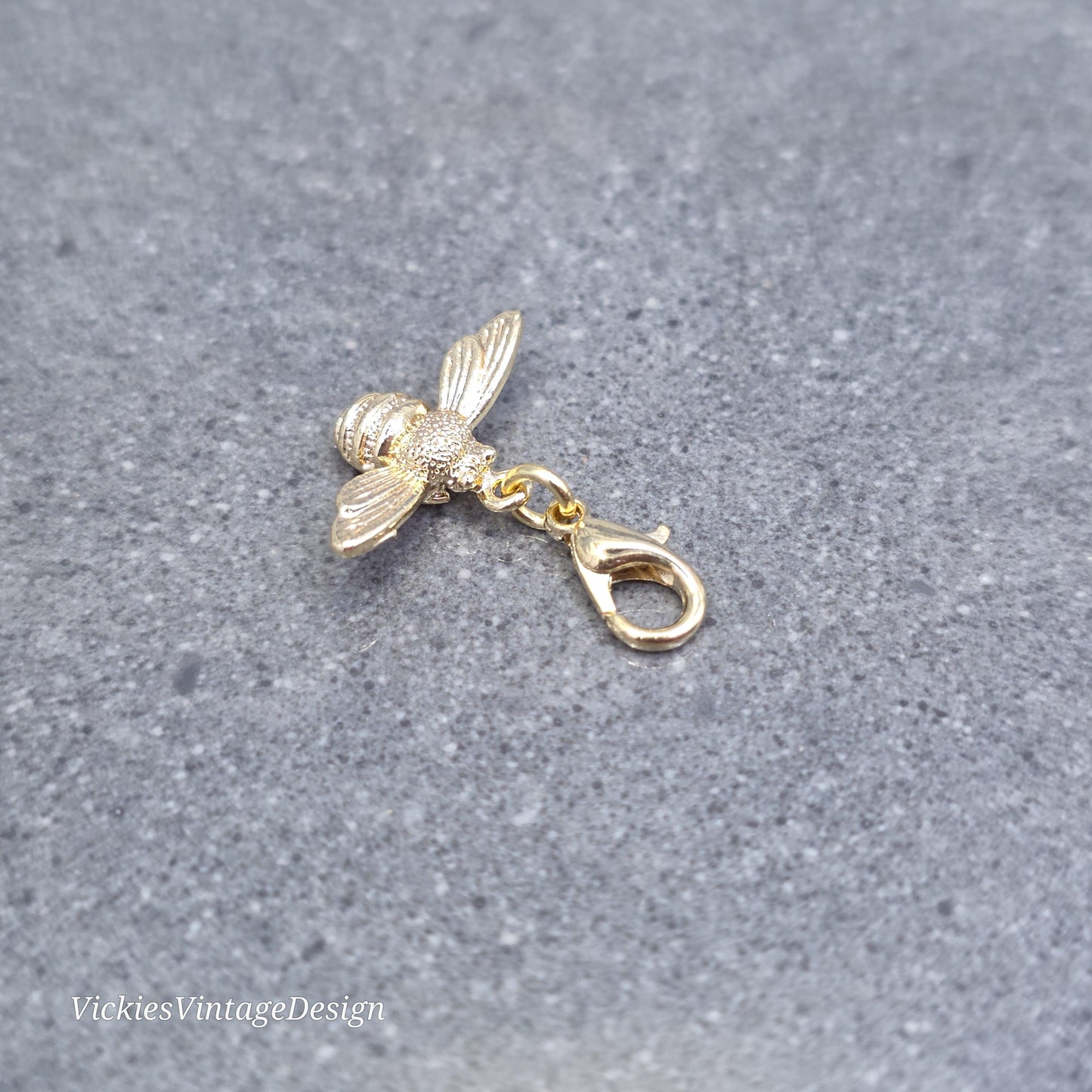 Bee Clip on Charm with Gold Lobster Clasp, Brass, Nickel Free, Stitchmarker, Zipper, Planner Charm