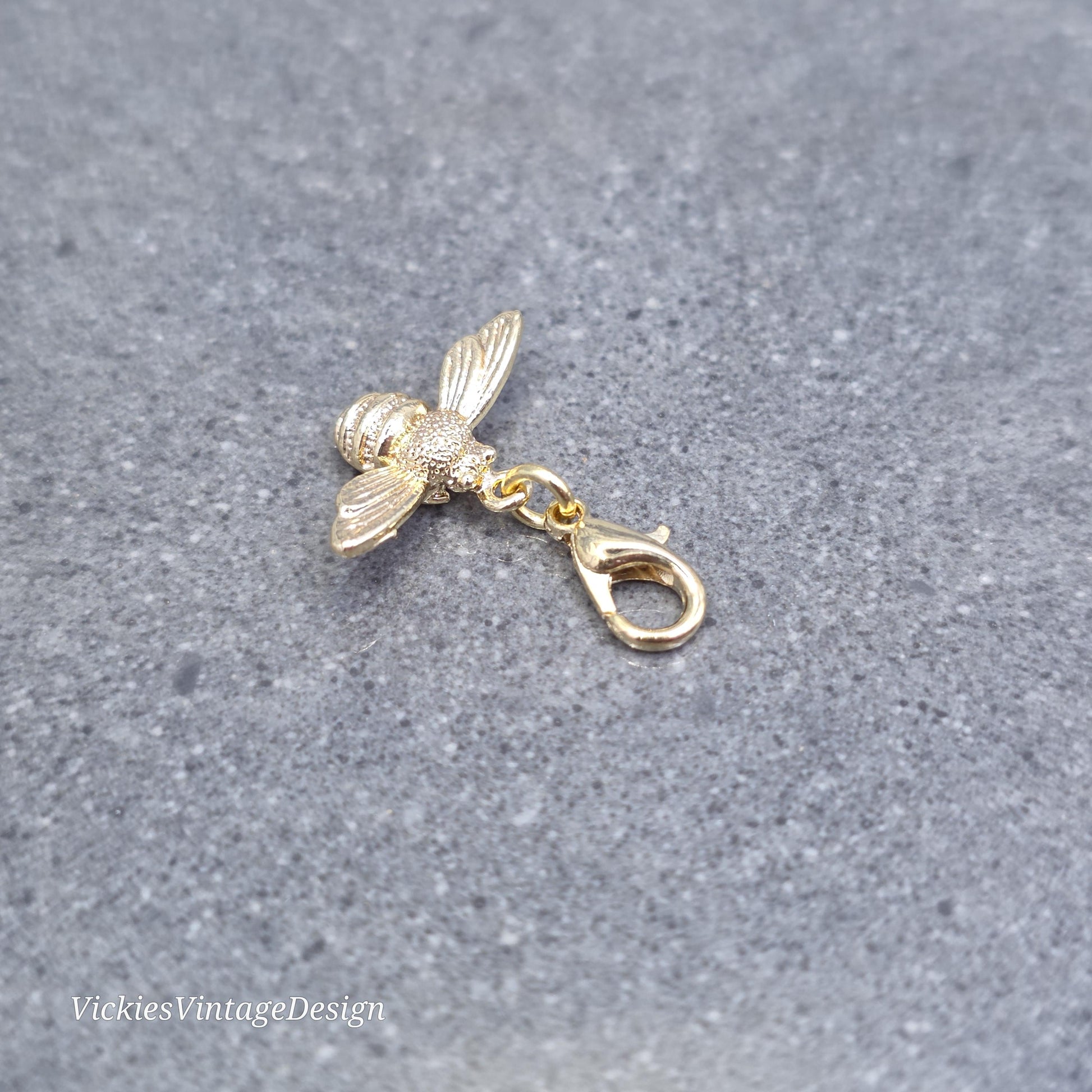 Bee Clip on Charm with Gold Lobster Clasp, Brass, Nickel Free, Stitchmarker, Zipper, Planner Charm