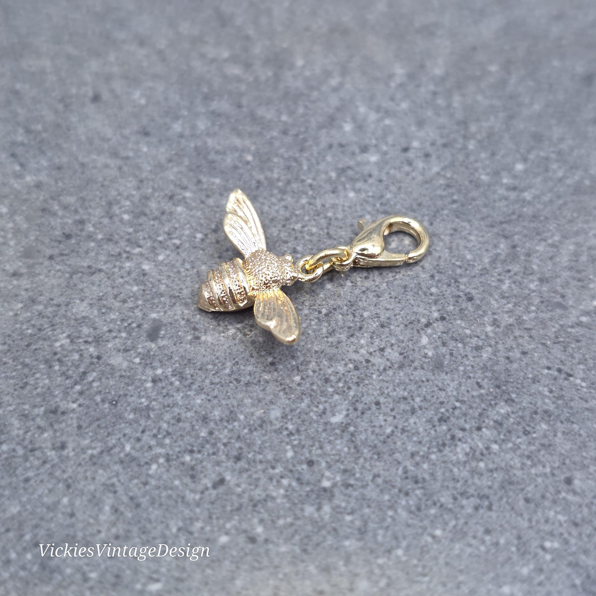 Bee Clip on Charm with Gold Lobster Clasp, Brass, Nickel Free, Stitchmarker, Zipper, Planner Charm