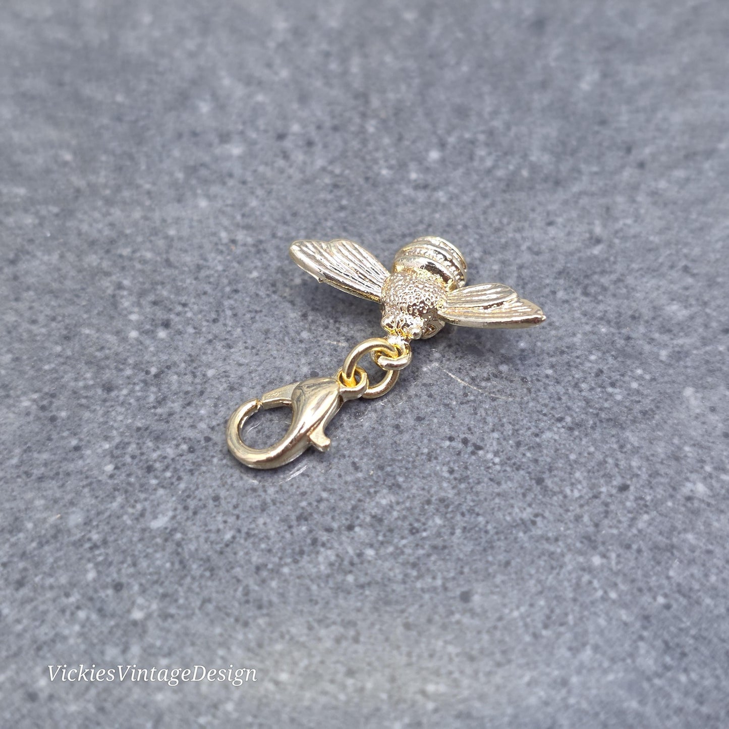 Bee Clip on Charm with Gold Lobster Clasp, Brass, Nickel Free, Stitchmarker, Zipper, Planner Charm
