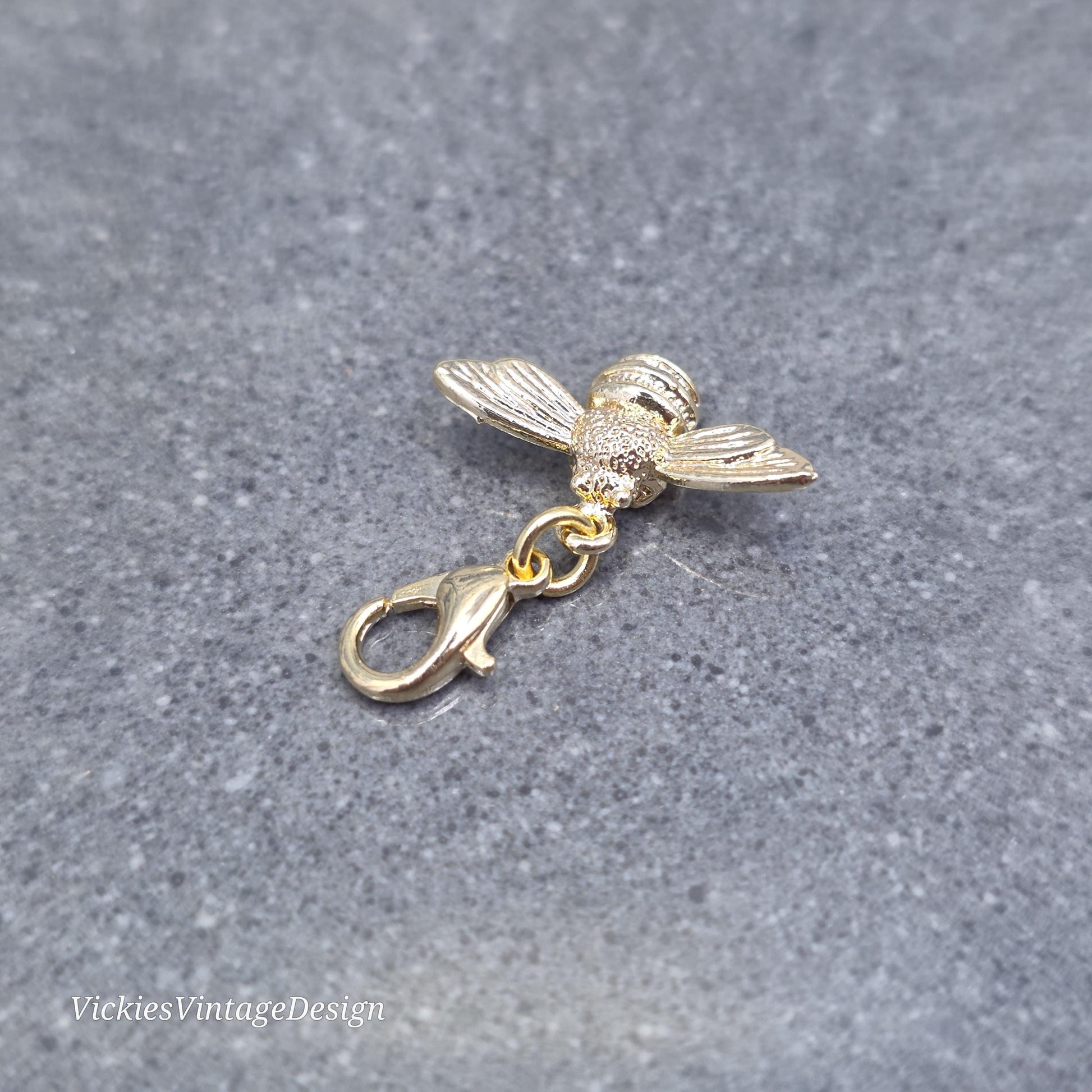 Bee Clip on Charm with Gold Lobster Clasp, Brass, Nickel Free, Stitchmarker, Zipper, Planner Charm