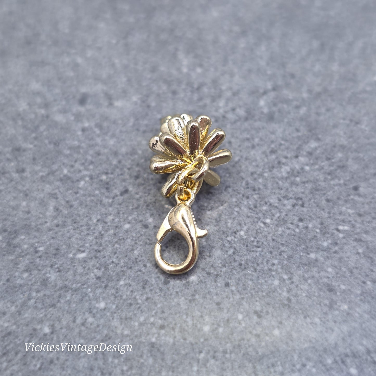 Gold Pinecone Clip on Charm with Gold Lobster Clasp, Brass, Nickel Free, Stitch marker, Zipper, Planner Charm