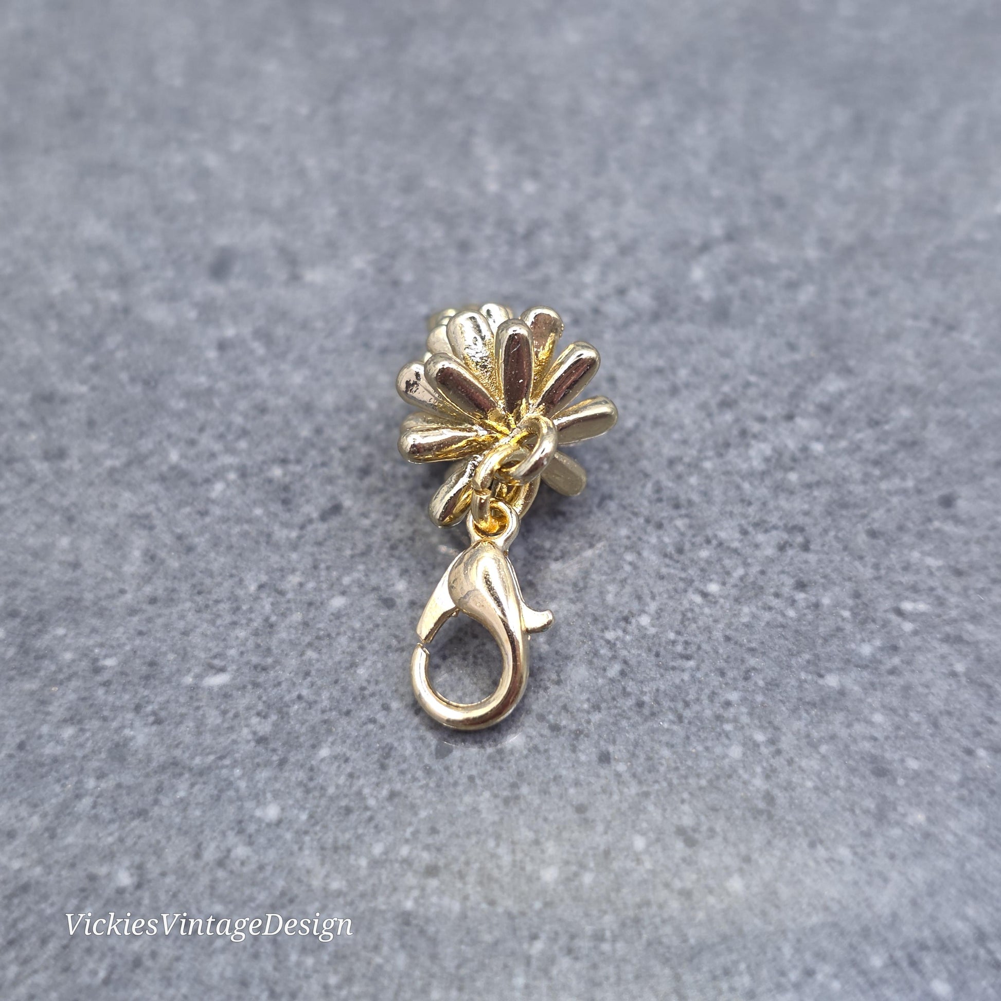 Gold Pinecone Clip on Charm with Gold Lobster Clasp, Brass, Nickel Free, Stitch marker, Zipper, Planner Charm