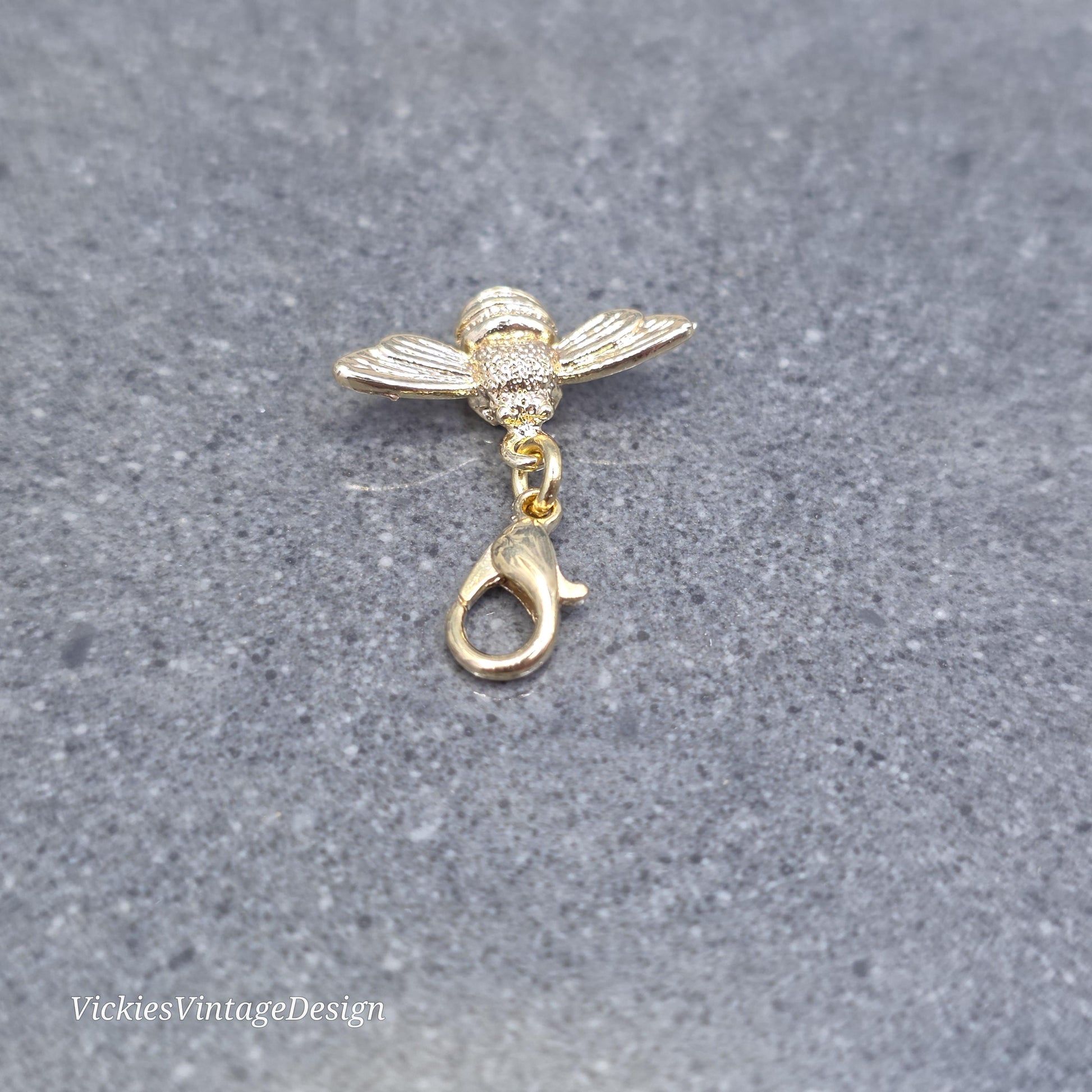 Bee Clip on Charm with Gold Lobster Clasp, Brass, Nickel Free, Stitchmarker, Zipper, Planner Charm