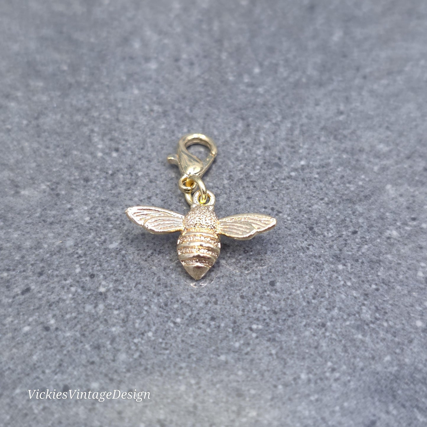 Bee Clip on Charm with Gold Lobster Clasp, Brass, Nickel Free, Stitchmarker, Zipper, Planner Charm