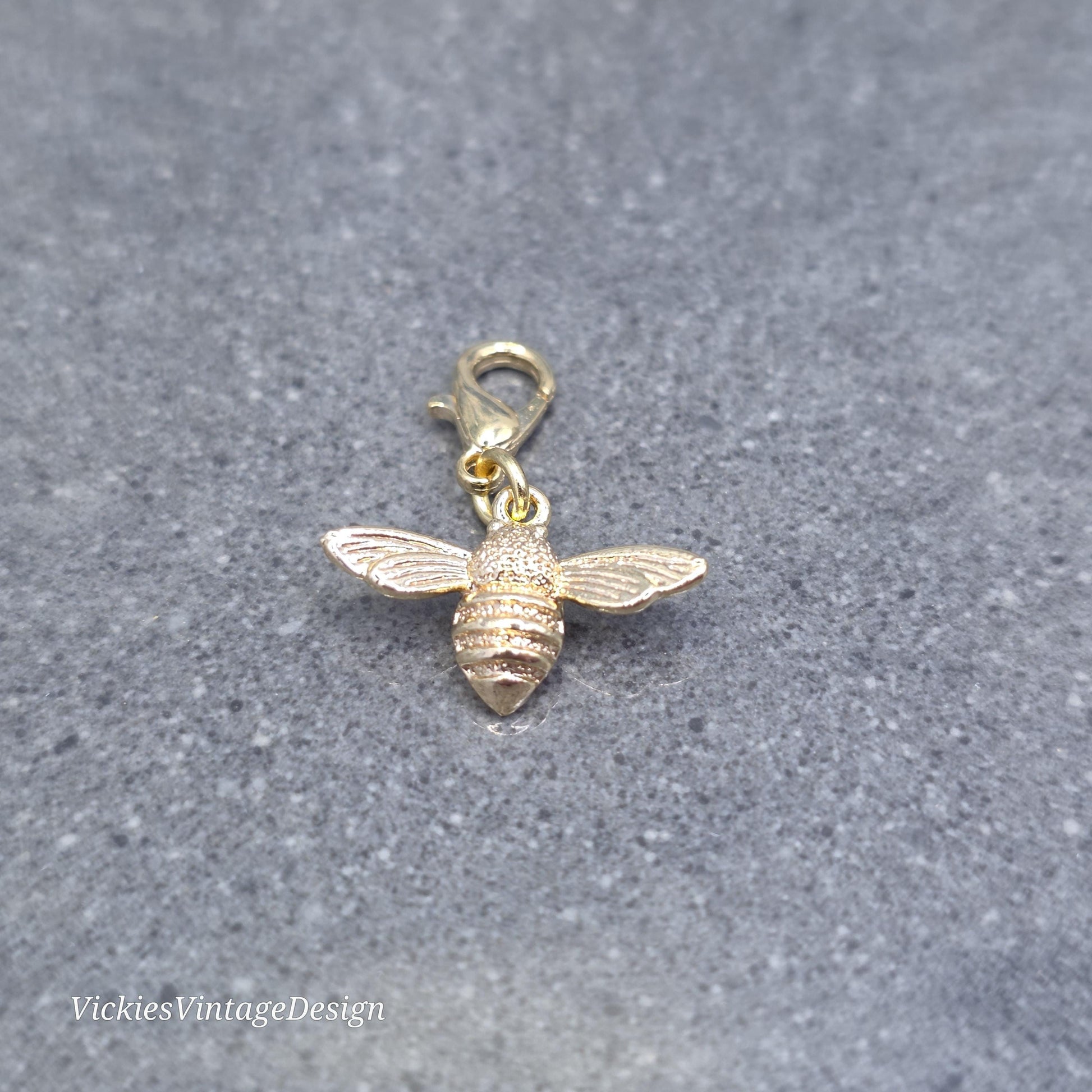 Bee Clip on Charm with Gold Lobster Clasp, Brass, Nickel Free, Stitchmarker, Zipper, Planner Charm