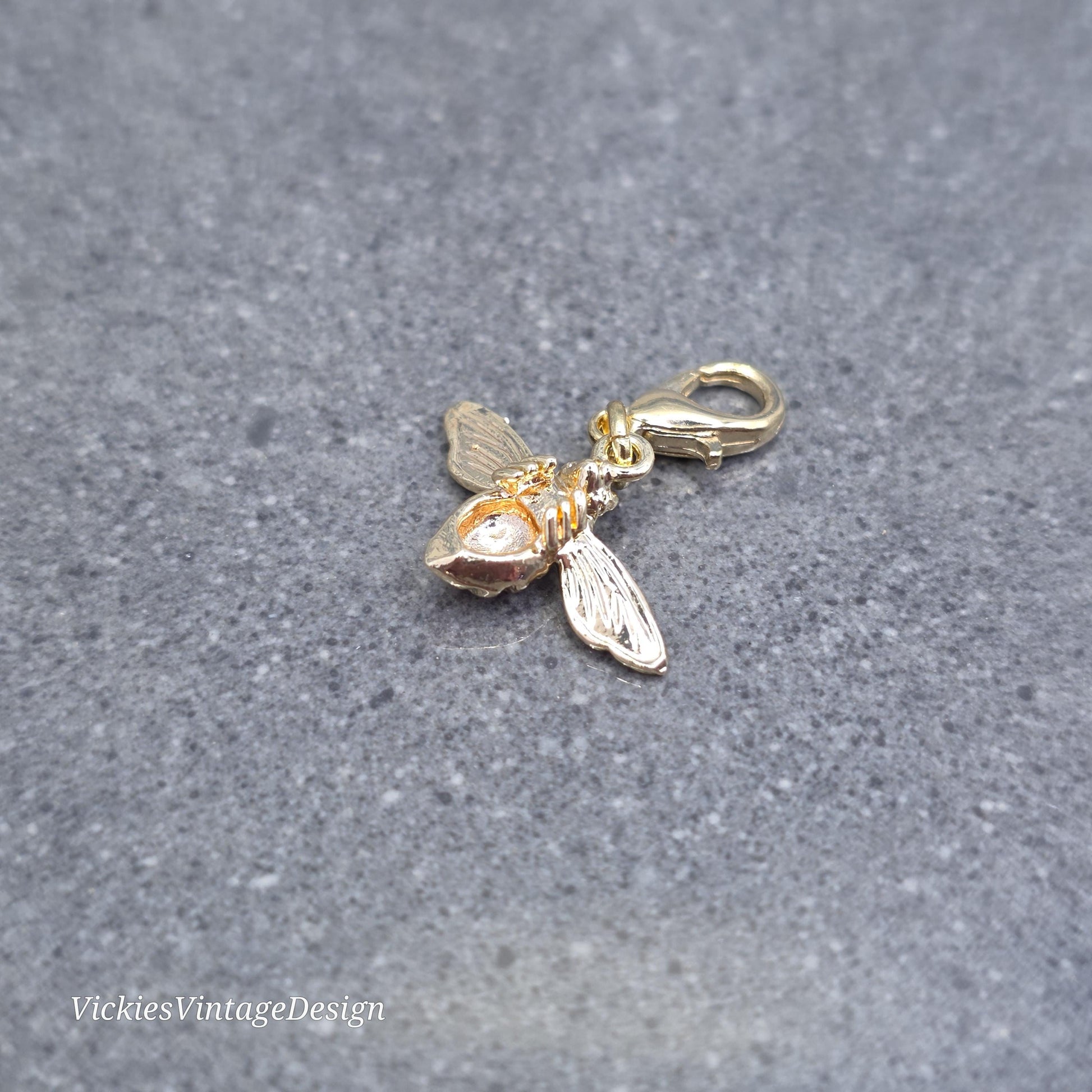 Bee Clip on Charm with Gold Lobster Clasp, Brass, Nickel Free, Stitchmarker, Zipper, Planner Charm