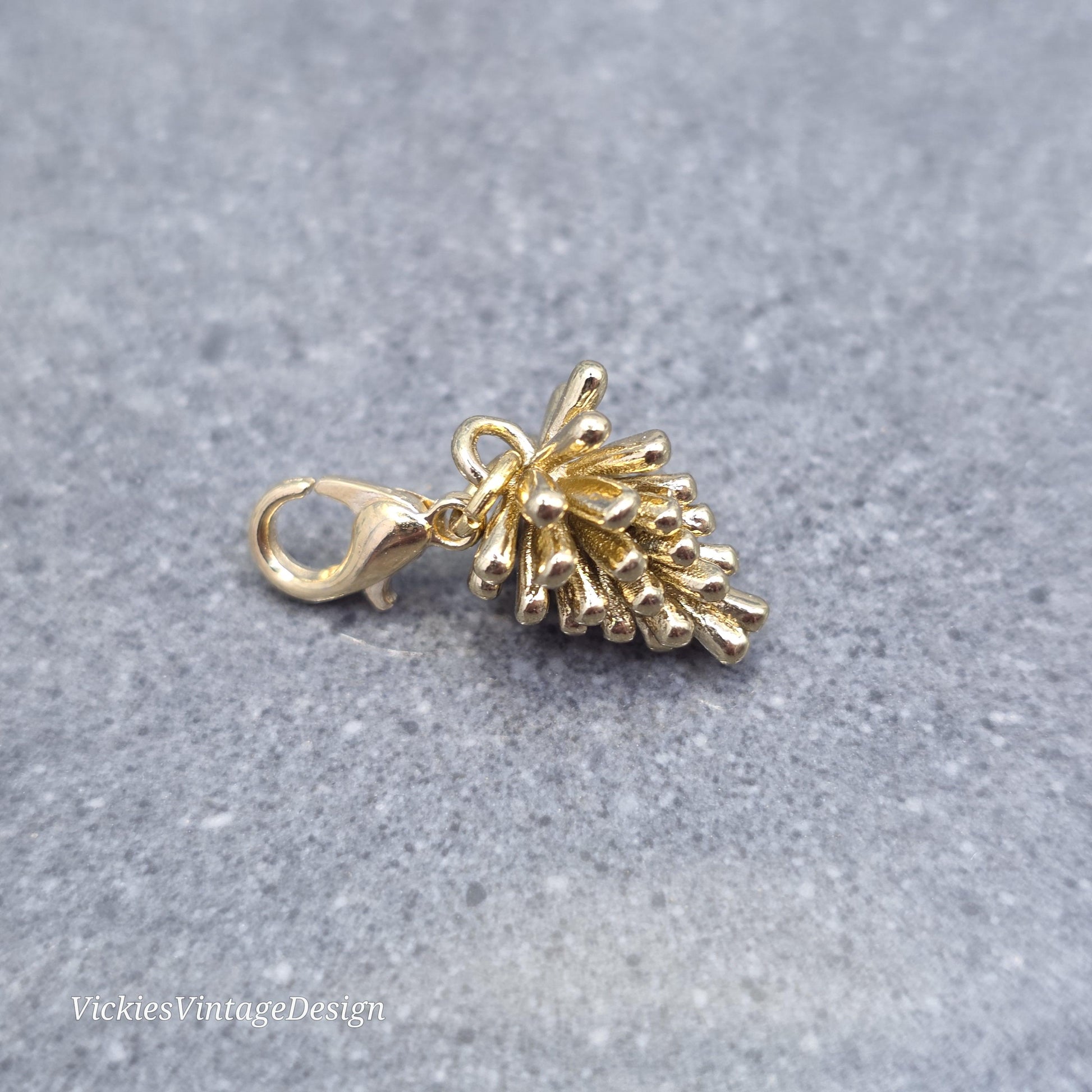 Gold Pinecone Clip on Charm with Gold Lobster Clasp, Brass, Nickel Free, Stitch marker, Zipper, Planner Charm