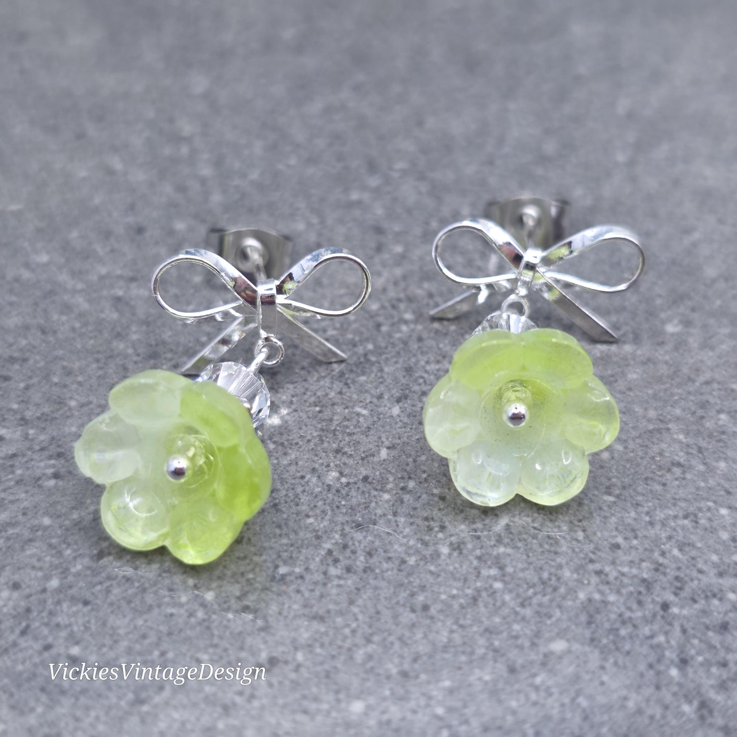 Flower Earrings, Green Bow Studs, glass Flower, PRIMERO Crystals®