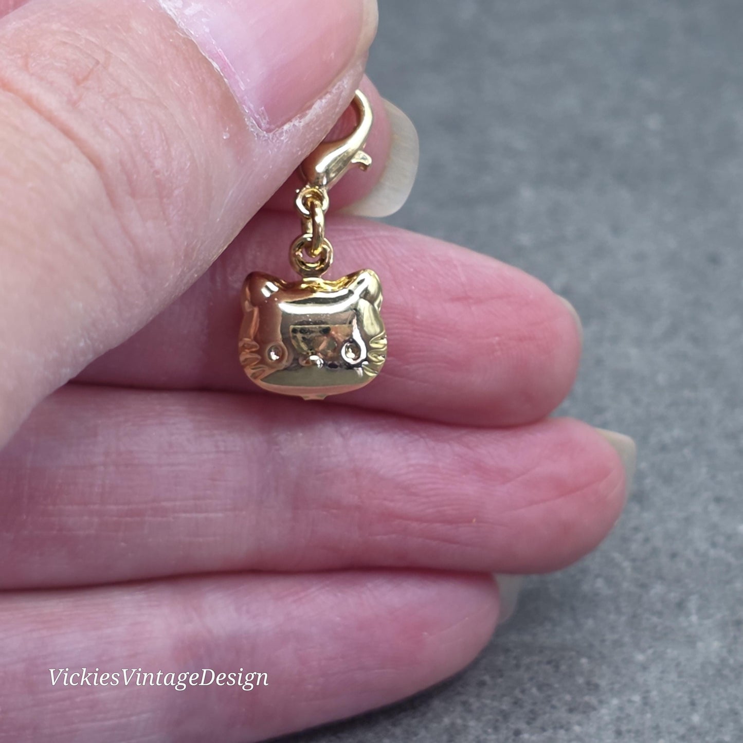 Cat Clip On Charm, Bracelet, Necklace, Brass 18k Gold, Stitch Marker, Zipper, Planner Charm