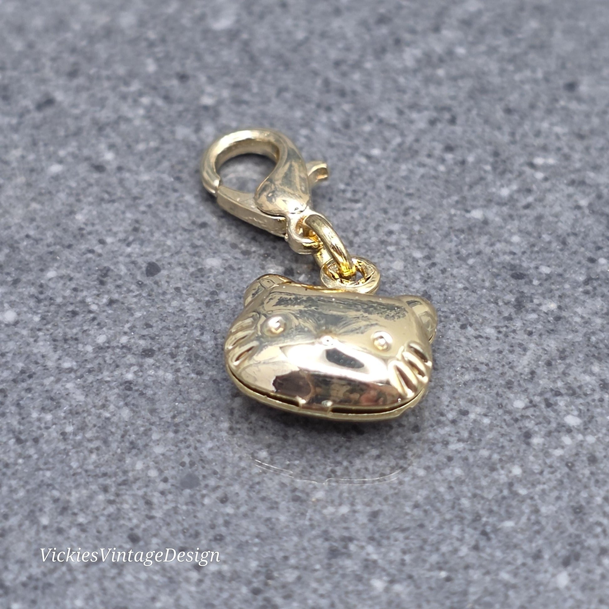 Cat Clip On Charm, Bracelet, Necklace, Brass 18k Gold, Stitch Marker, Zipper, Planner Charm