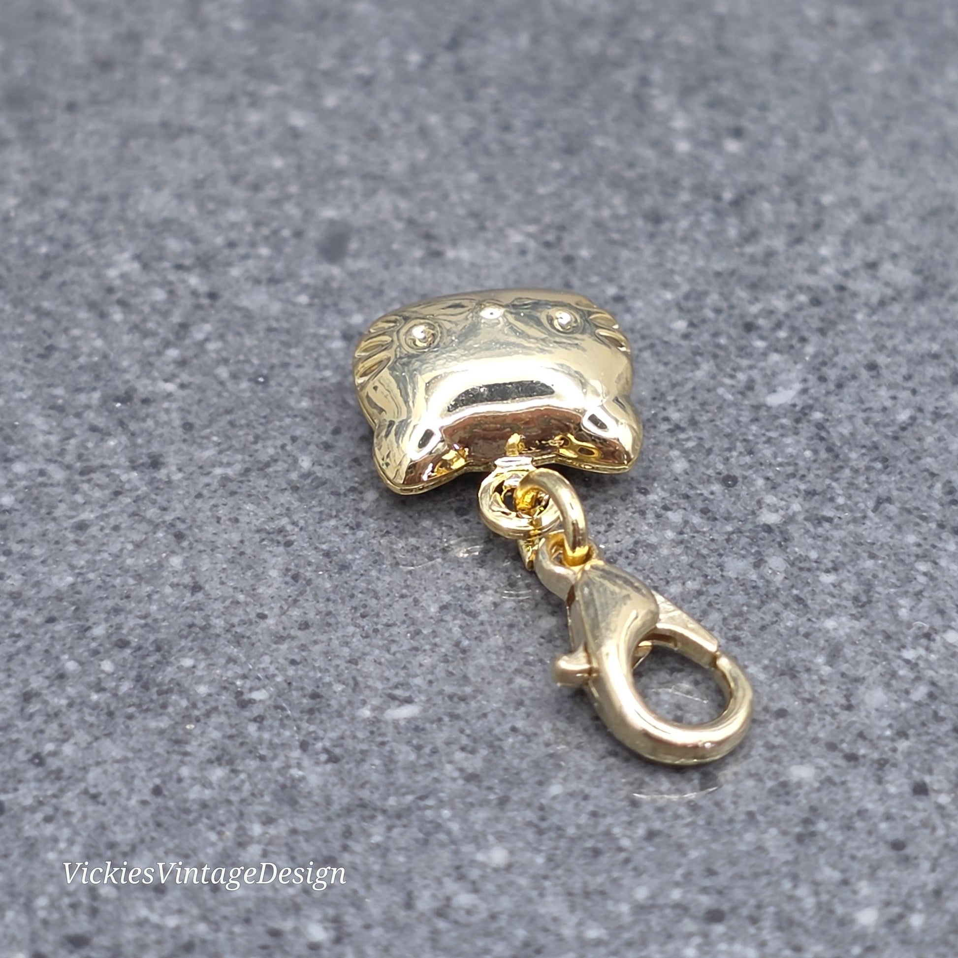 Cat Clip On Charm, Bracelet, Necklace, Brass 18k Gold, Stitch Marker, Zipper, Planner Charm