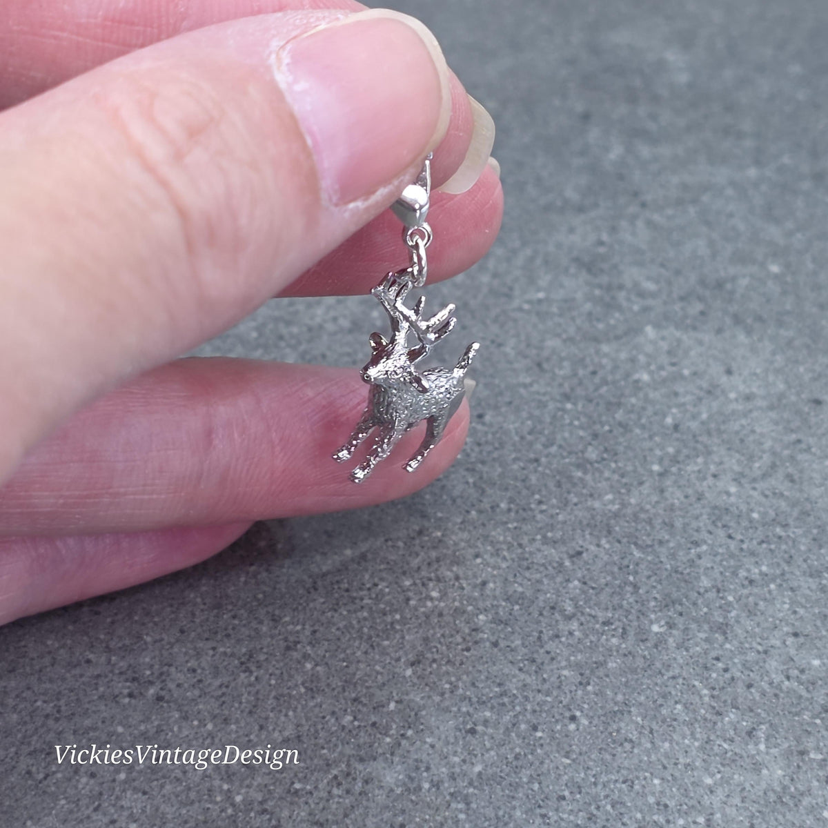 Stag Clip on Charm with Silver Plated Lobster Clasp, real platinum Plated, Brass, Nickel Free, Stitch Marker, Zipper, Planner Charm