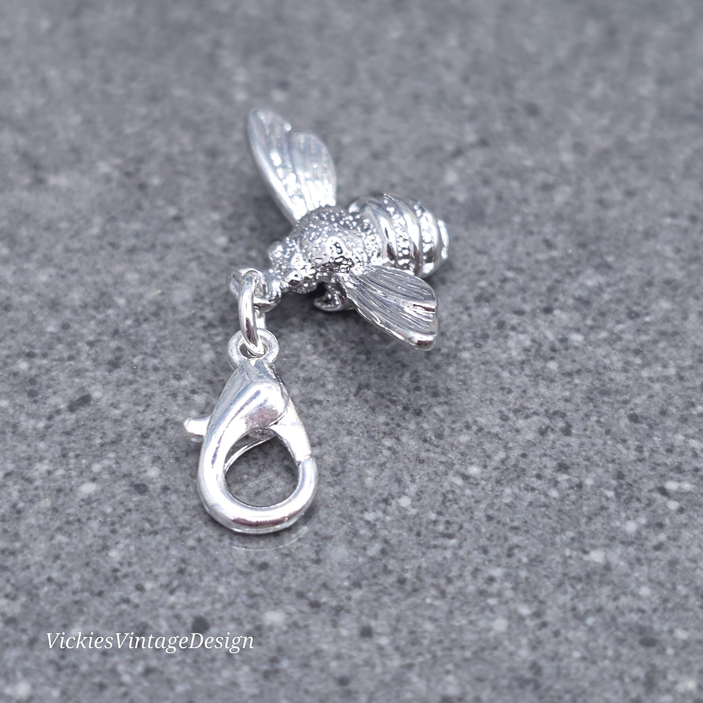 Bee Clip on Charm with Lobster Clasp, Bracelet, Necklace, Brass, Nickel Free, Stitch Marker, Zipper, Planner Charm