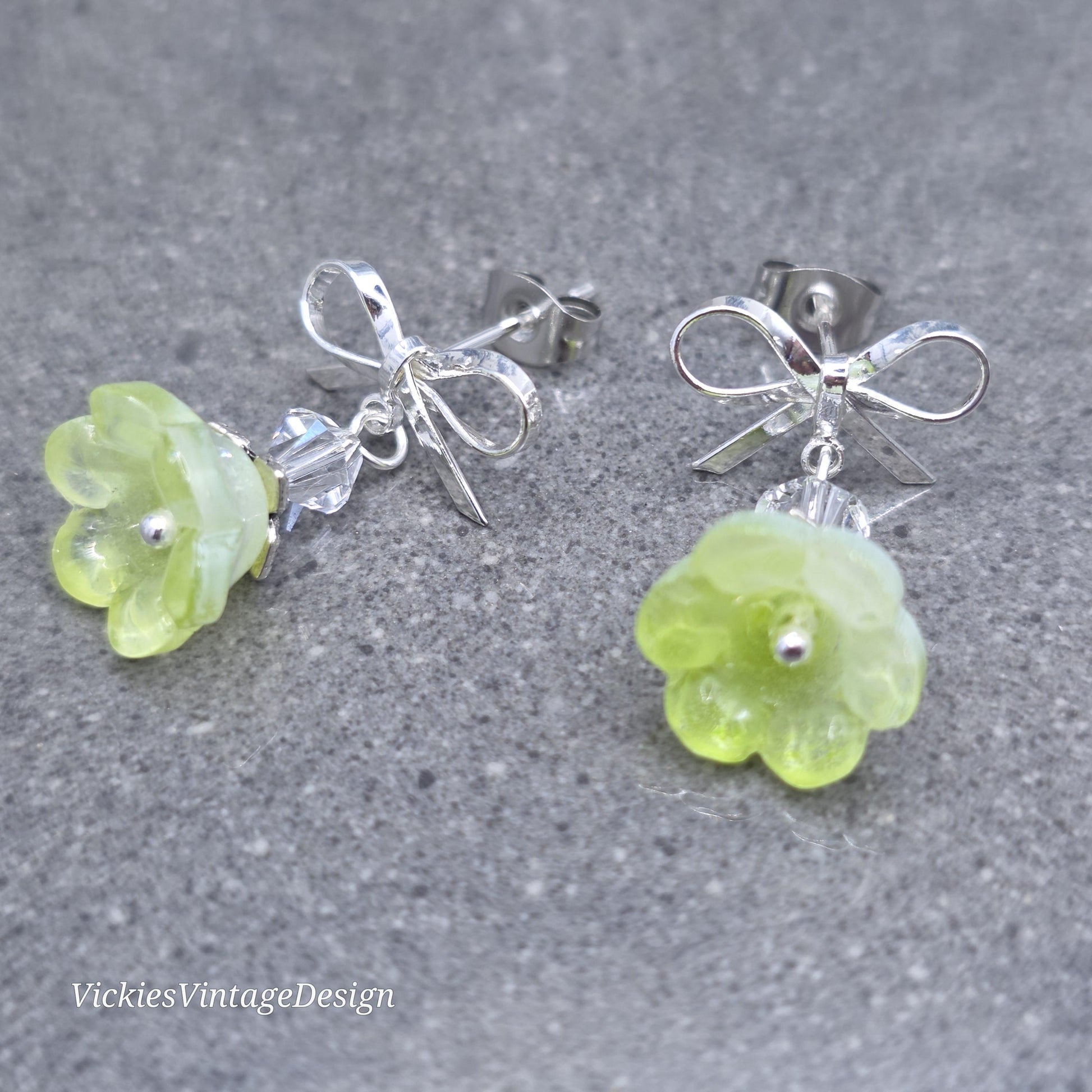 Flower Earrings, Green Bow Studs, glass Flower, PRIMERO Crystals®