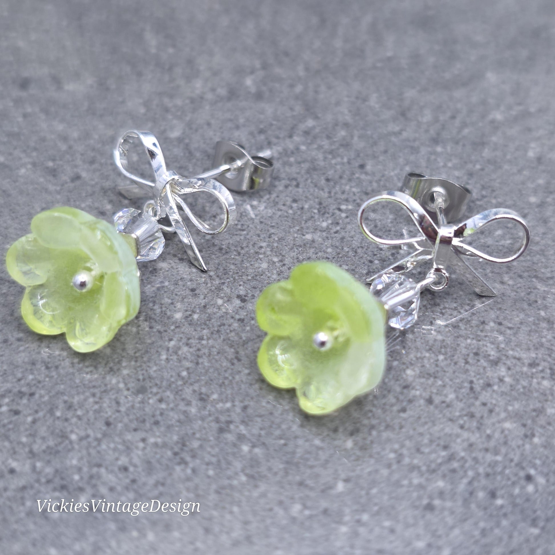 Flower Earrings, Green Bow Studs, glass Flower, PRIMERO Crystals®
