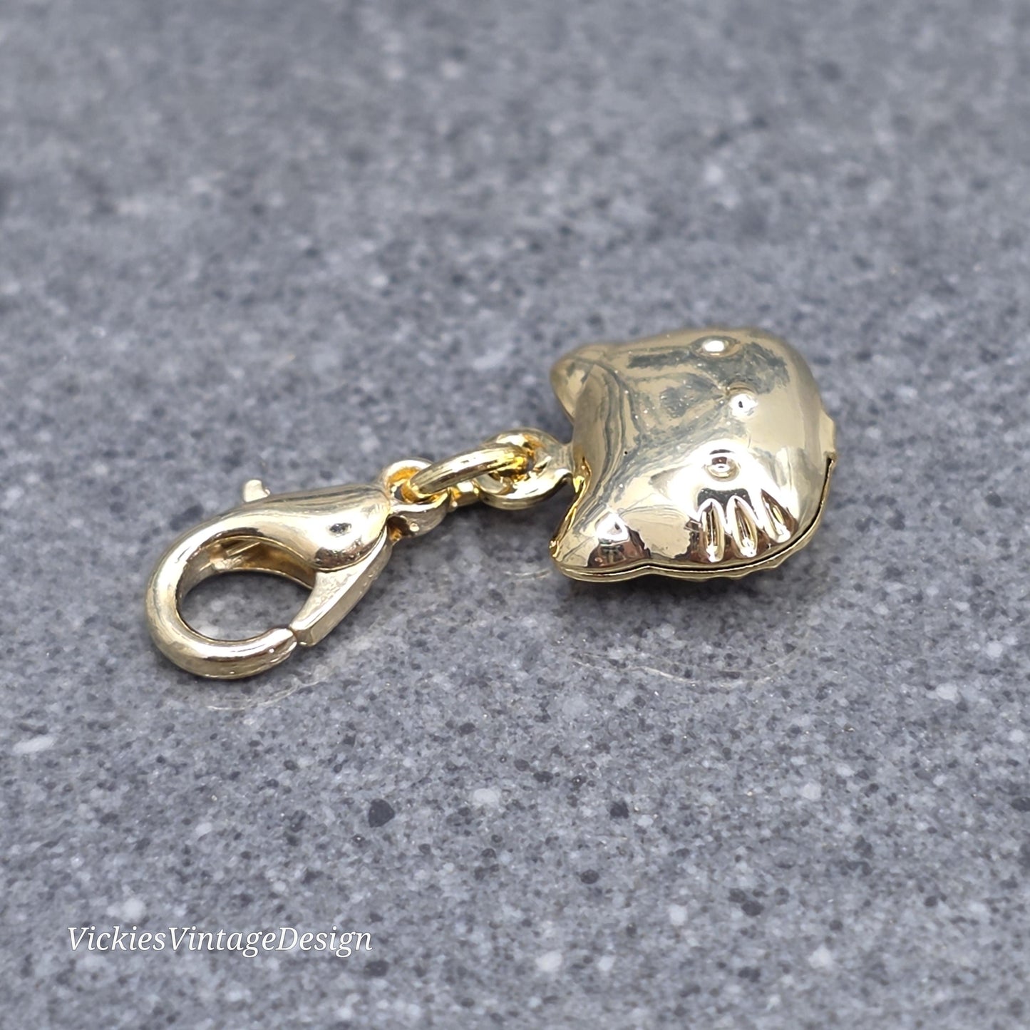 Cat Clip On Charm, Bracelet, Necklace, Brass 18k Gold, Stitch Marker, Zipper, Planner Charm