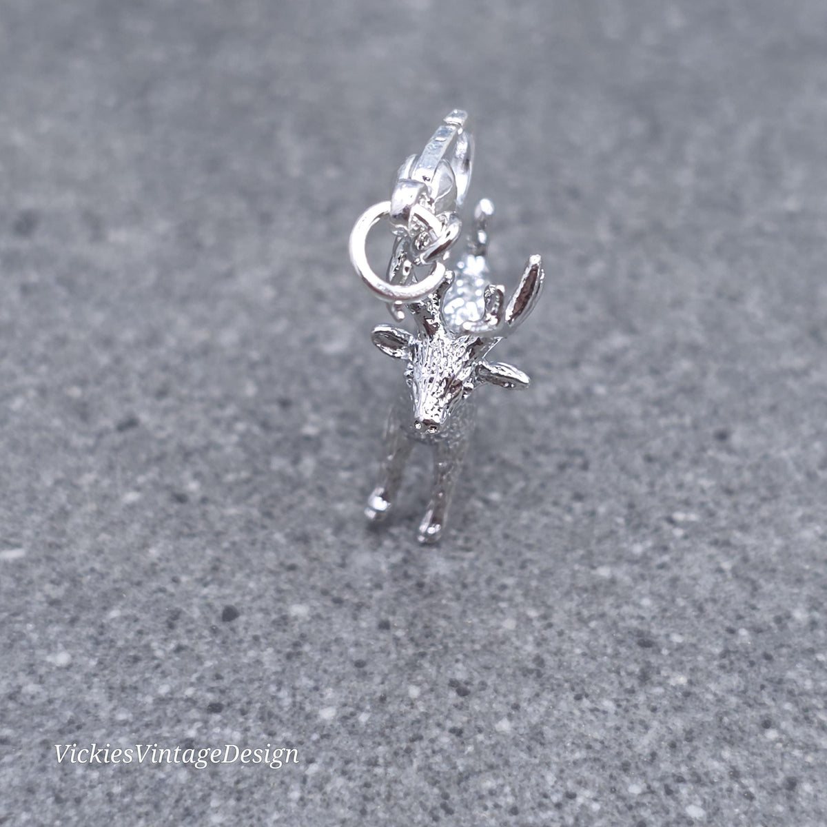 Stag Clip on Charm with Silver Plated Lobster Clasp, real platinum Plated, Brass, Nickel Free, Stitch Marker, Zipper, Planner Charm