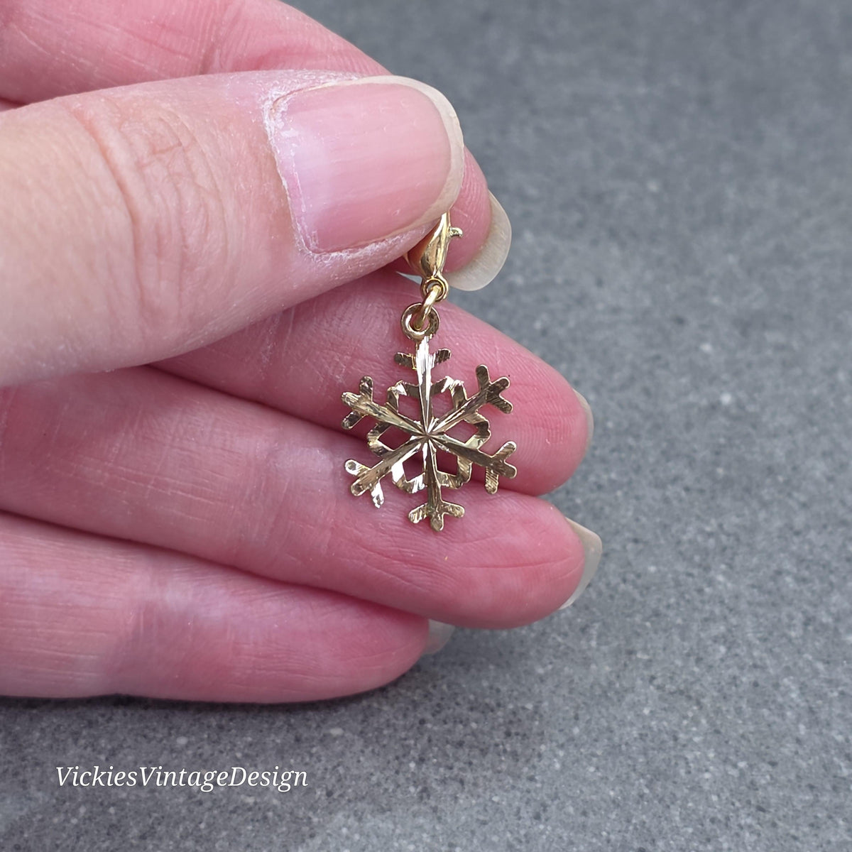 Snowflake Clip on Charm with Gold Lobster Clasp, Brass, Nickel Free, Stitch Marker, Zipper, Planner Charm