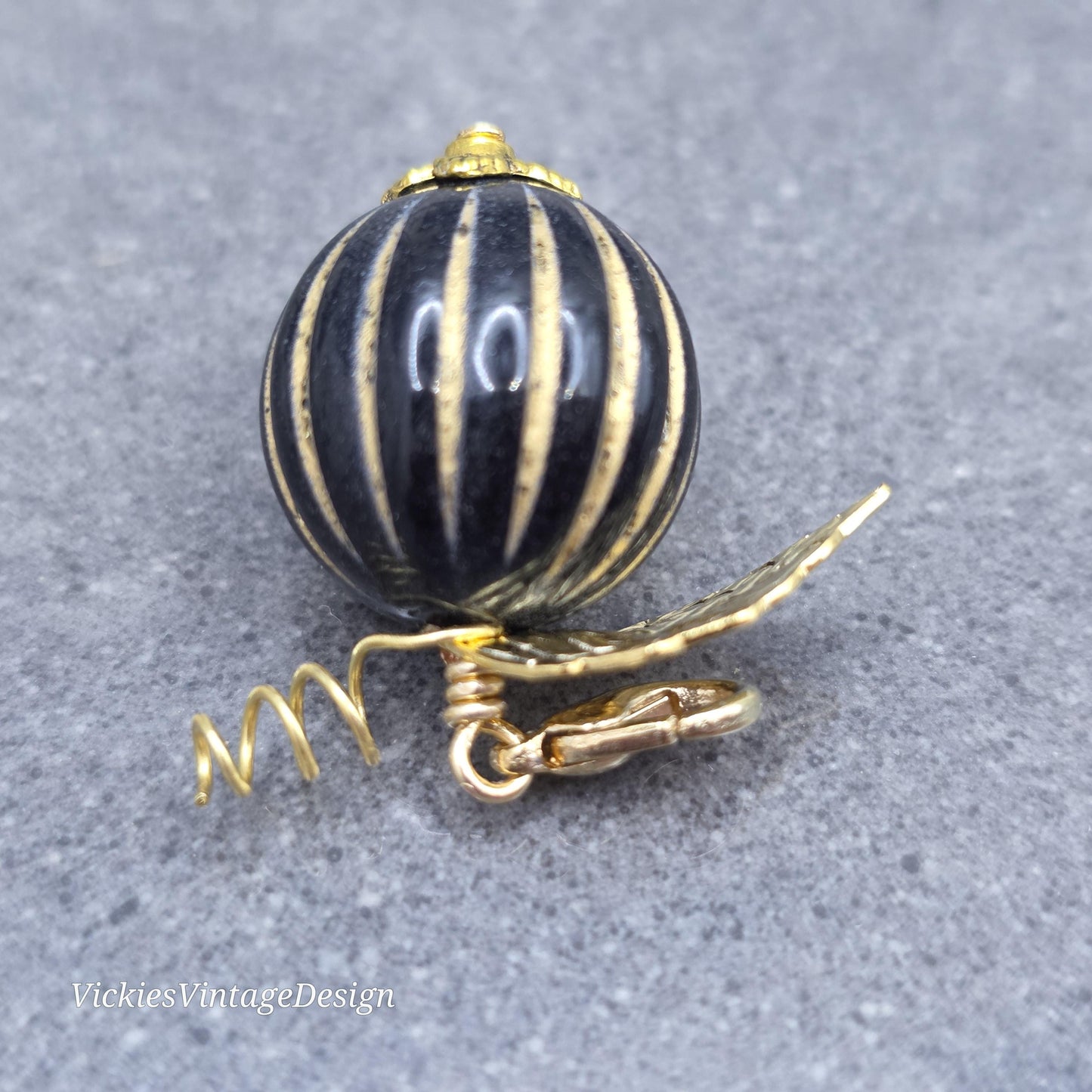Pumpkin Clip On Charm, Bracelet, Necklace, Stitch Marker, Zipper Pull, Halloween Autumn Gift