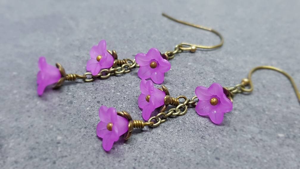 Flower Earrings, Hypoallergenic Ear Wires, Light Purple Earrings, Boho Jewelry, Simple Vintage Earrings