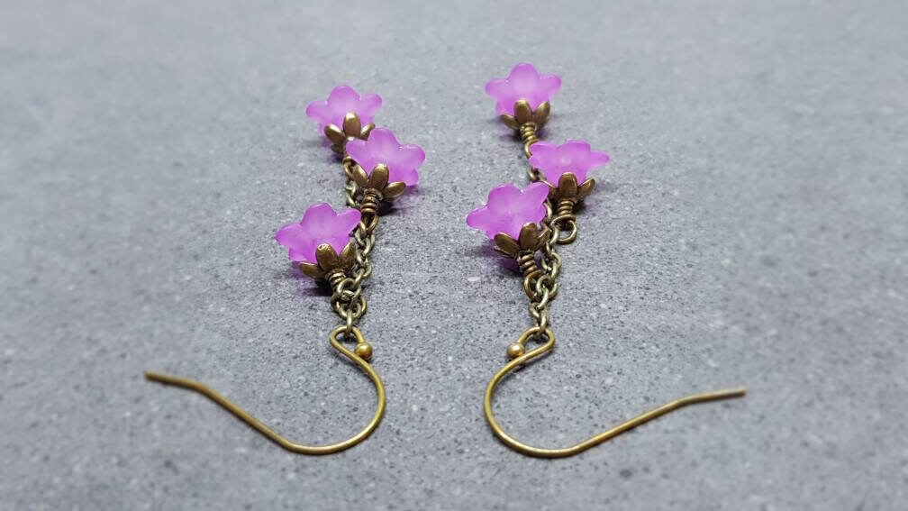 Flower Earrings, Hypoallergenic Ear Wires, Light Purple Earrings, Boho Jewelry, Simple Vintage Earrings