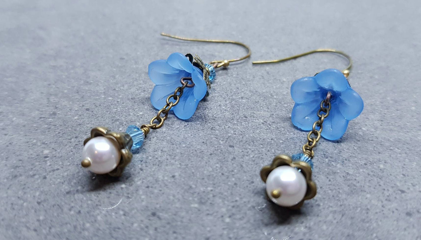 THE PRIMERO Crystals® Blue Flower Earrings