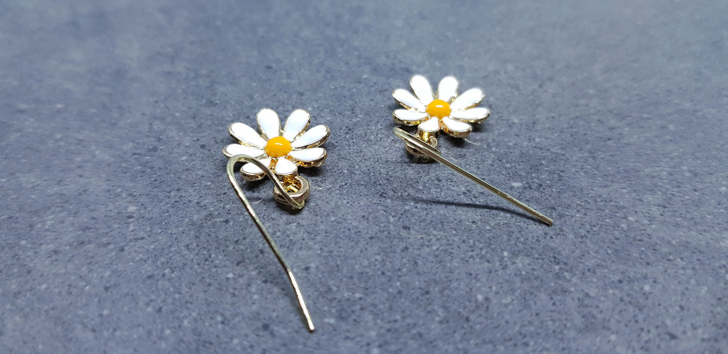 Gold Daisy Earrings