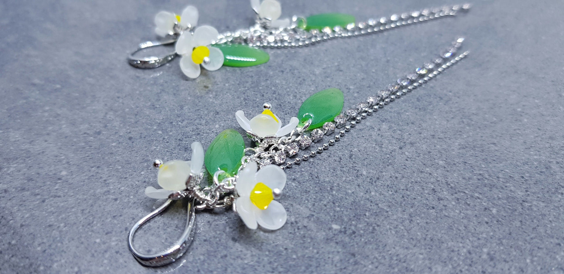 Flower Necklace, Yellow PRIMERO Crystals®, Daisy necklace, Daffodil Necklace, Spring Flower Necklace, Crystal Rhinestone